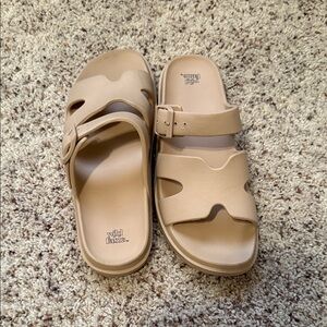 Wild Fable Light Tan Slide Sandals